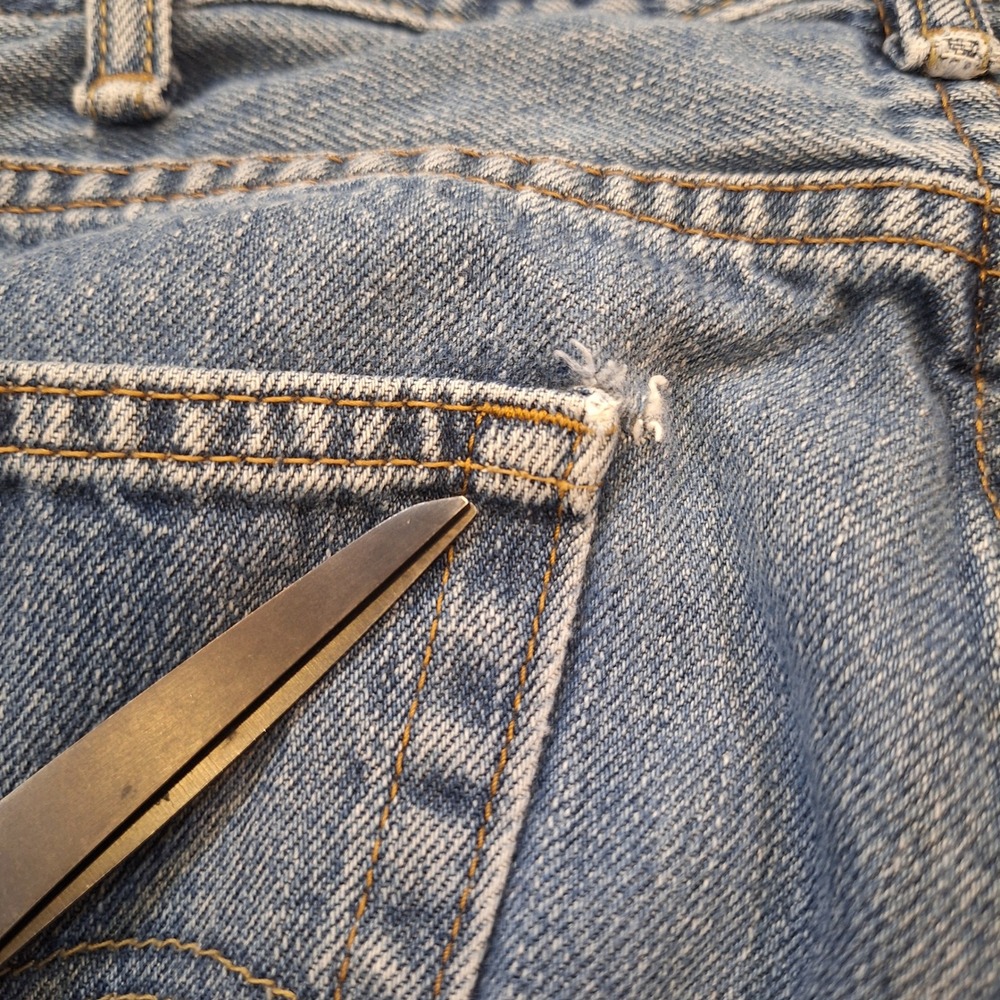 Levi's 505 Straight Fit Jeans Mens 38x32 Blue Denim Cotton Classic Casual AS IS - Picture 9 of 10
